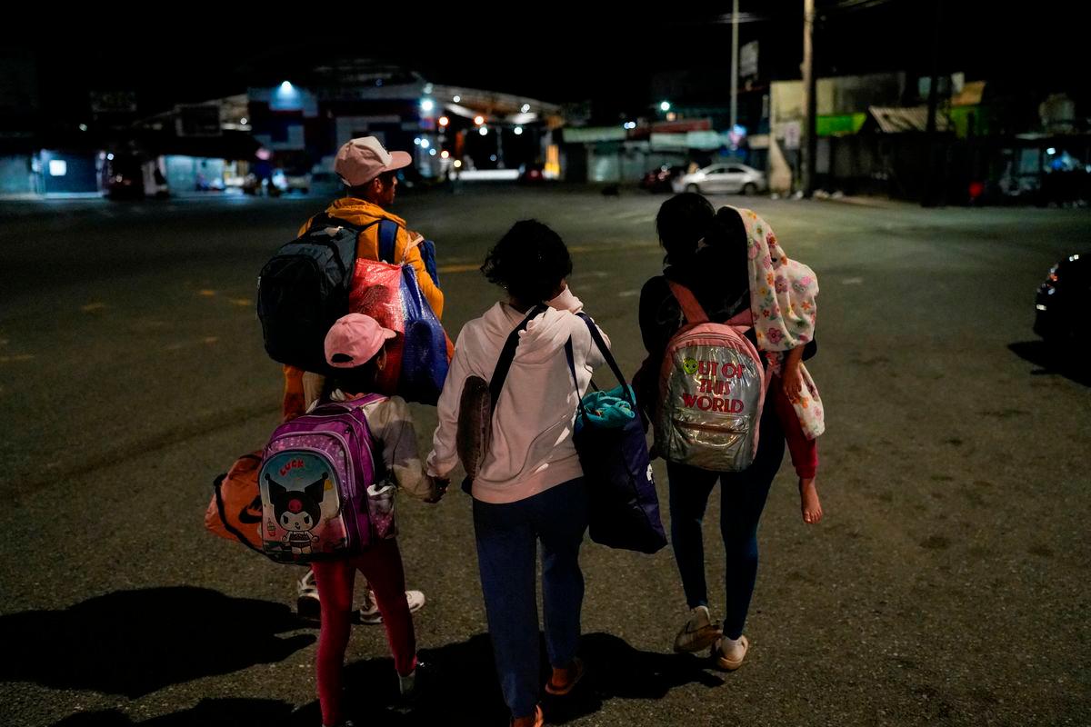 For representational purposes only: A Venezuelan migrant family, who decided to return to their country following the new U.S. immigration policies under President Donald Trump, after spending a year in Mexico, crosses the border, in Paso Canoa, Costa Rica, August 30, 2025. REUTERS/Enea Lebrun