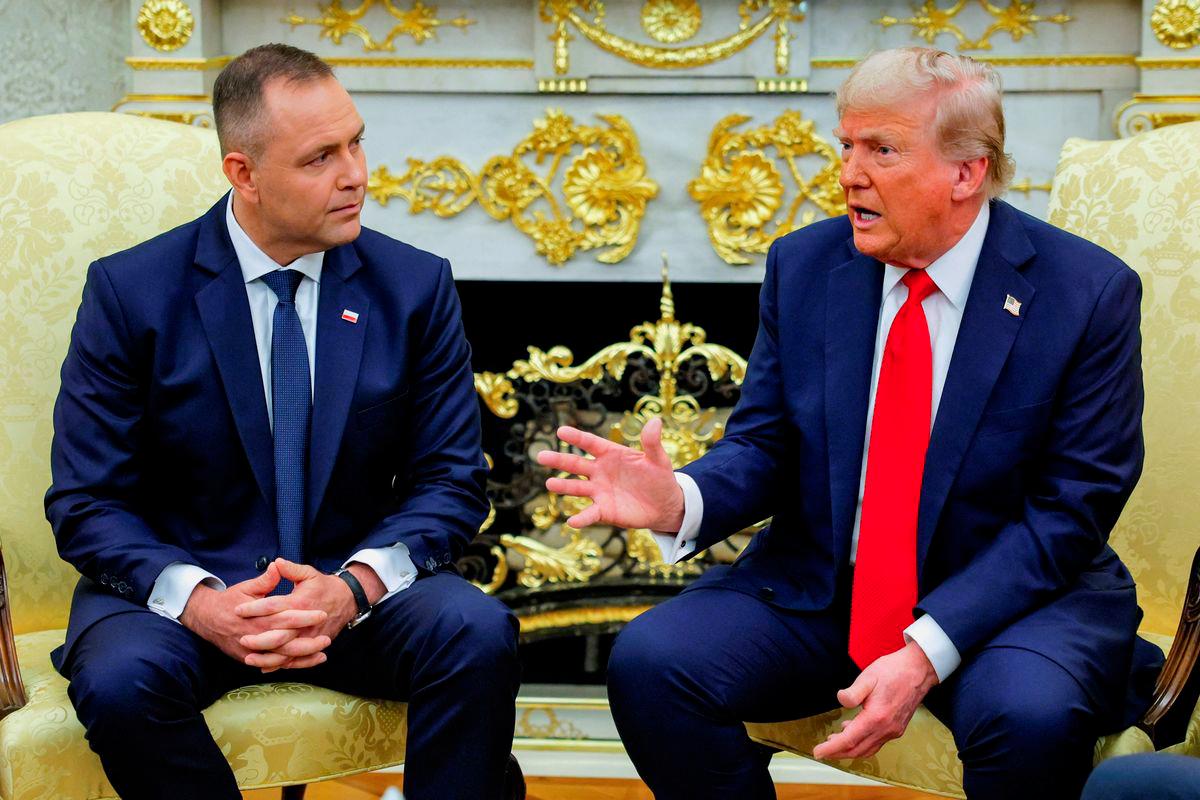 U.S. President Donald Trump gestures while sitting next to the President of Poland Karol Nawrocki during a meeting in the Oval Office at the White House in Washington, D.C., U.S., September 3, 2025. - REUTERSPIX