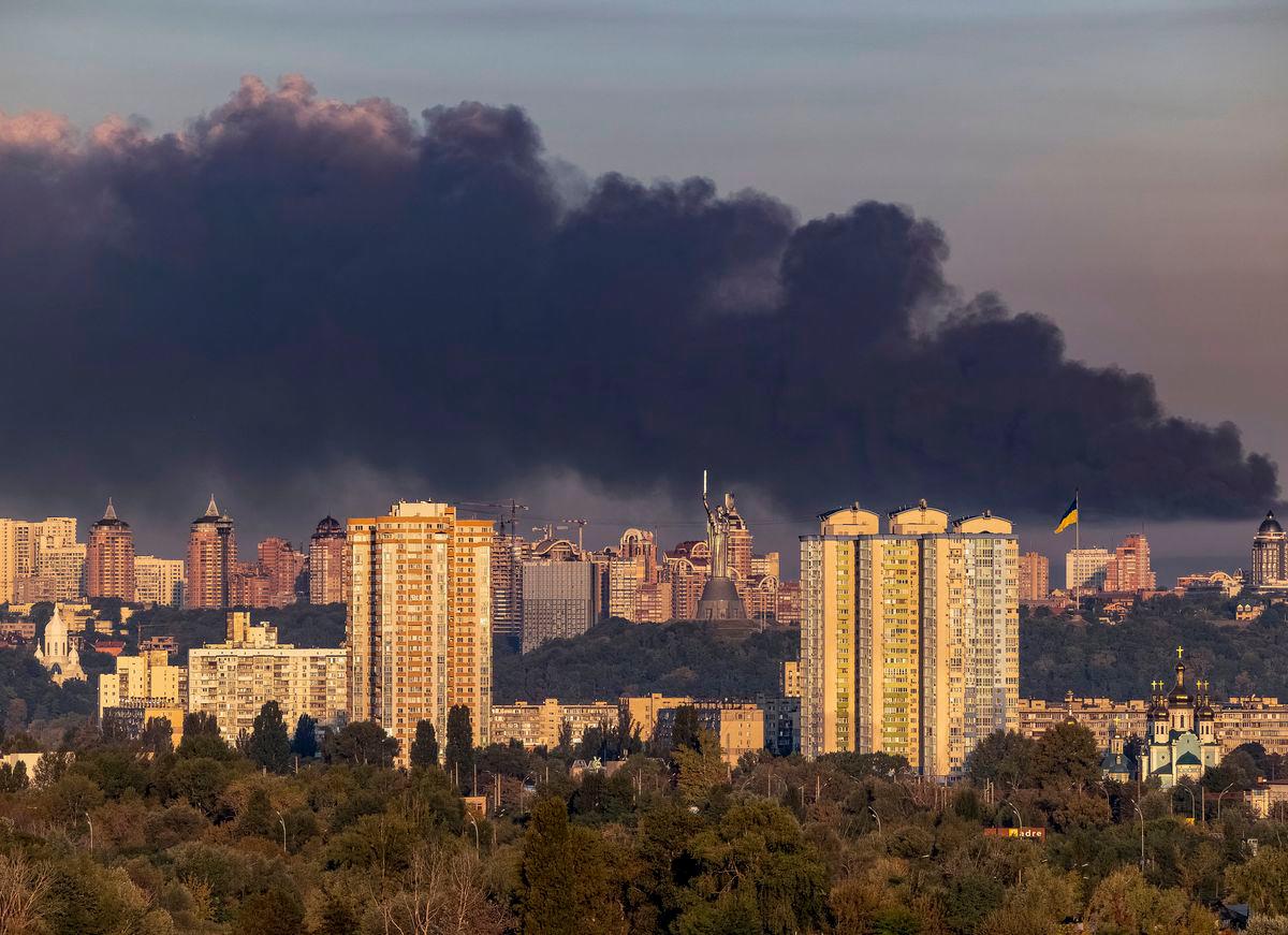 Smoke rises over the city after a Russian missile strike, amid Russia’s attack on Ukraine, in Kyiv, Ukraine September 7, 2025. REUTERS/Vladyslav Sodel