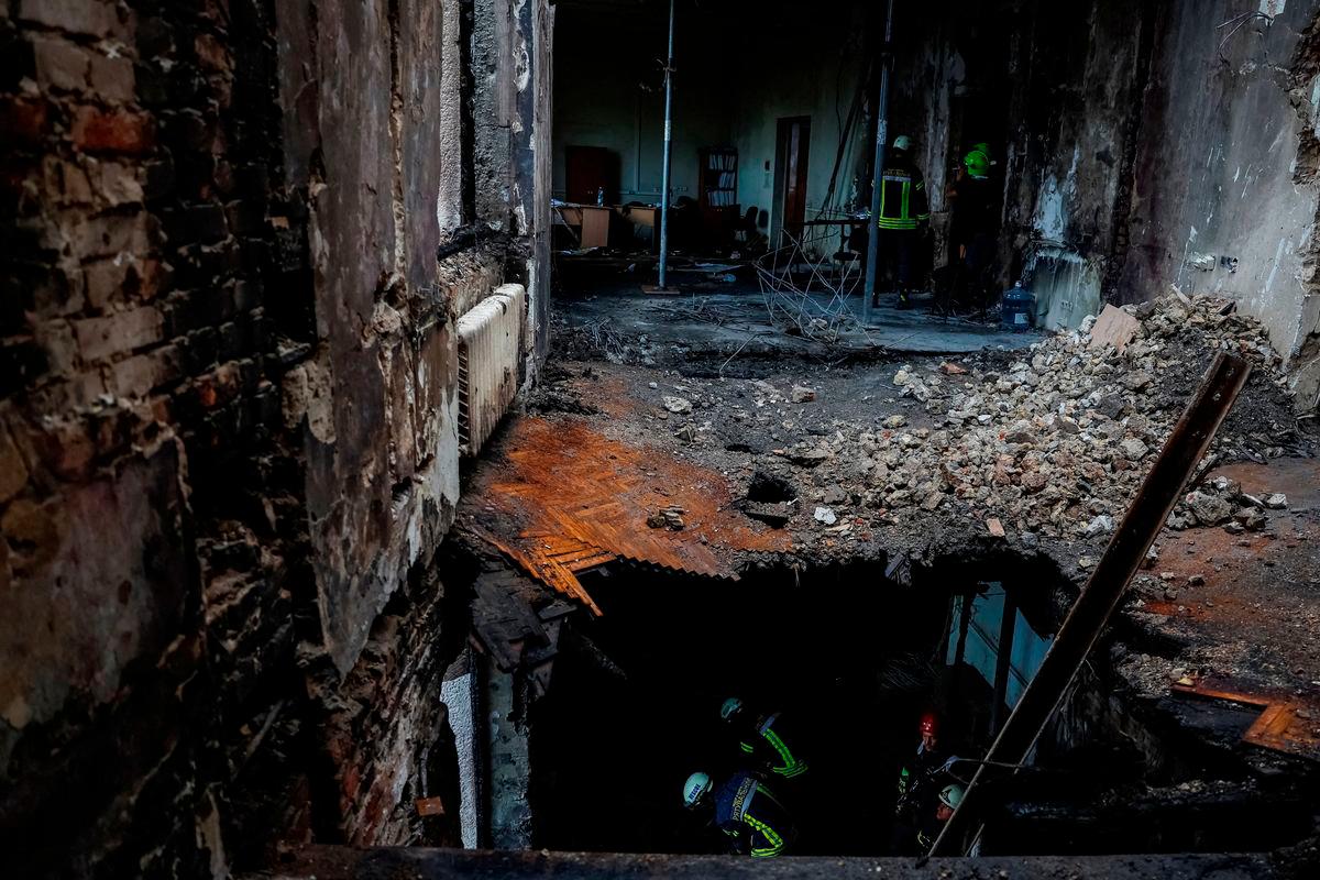 Rescuers work inside a Ukrainian government headquarters building damaged on Sunday during a Russian drone and missile strike, amid Russia’s attack on Ukraine, in Kyiv, Ukraine September 8, 2025. REUTERS/Alina Smutko TPX IMAGES OF THE DAY