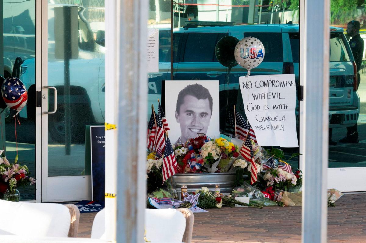 A memorial is held for Charlie Kirk, who was shot and killed in Utah, at the Turning Point USA headquarters in Phoenix, Arizona, U.S. September 10, 2025. REUTERS/Caitlin O’Hara