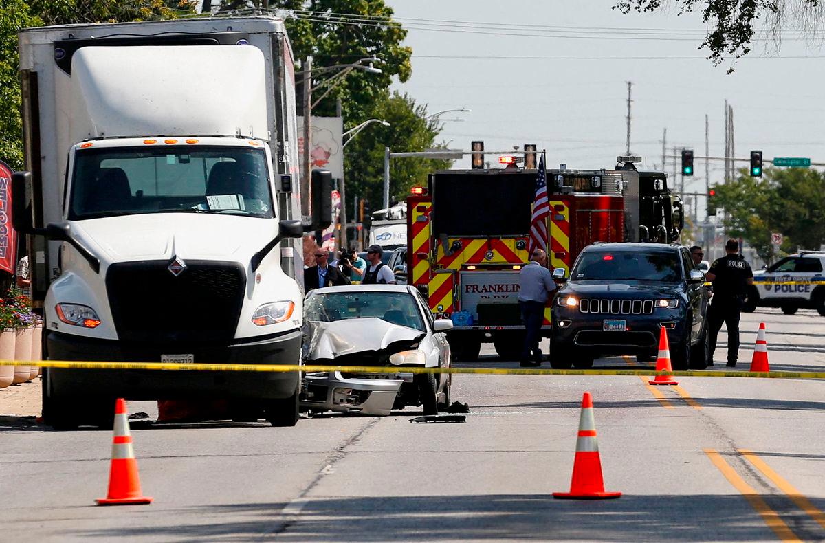 Police and first responders work at a cordoned-off area after a U.S. Immigration and Customs Enforcement (ICE) agent shot and killed a man as officers attempted to detain him, according to the Department of Homeland Security, in Franklin Park village, northwest of Chicago, in Cook County, Illinois, U.S., September 12, 2025. REUTERS/Octavio Jones TPX IMAGES OF THE DAY
