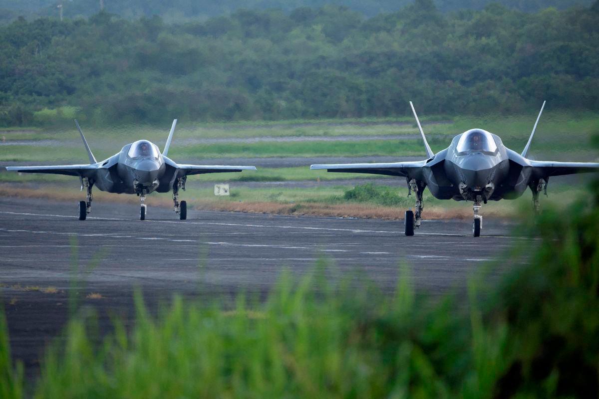 F-35 fighter jets taxi on the runway at the former Roosevelt Roads military base in Ceiba, Puerto Rico, September 13, 2025. REUTERS/Ricardo Arduengo TPX IMAGES OF THE DAY