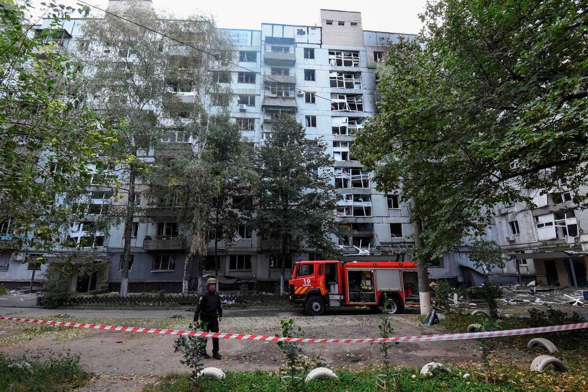 Firefighters work at the site of apartment buildings hit during a Russian missile strike, amid Russia’s attack on Ukraine, in Dnipro, Ukraine September 20, 2025. REUTERS/Mykola Synelnykov