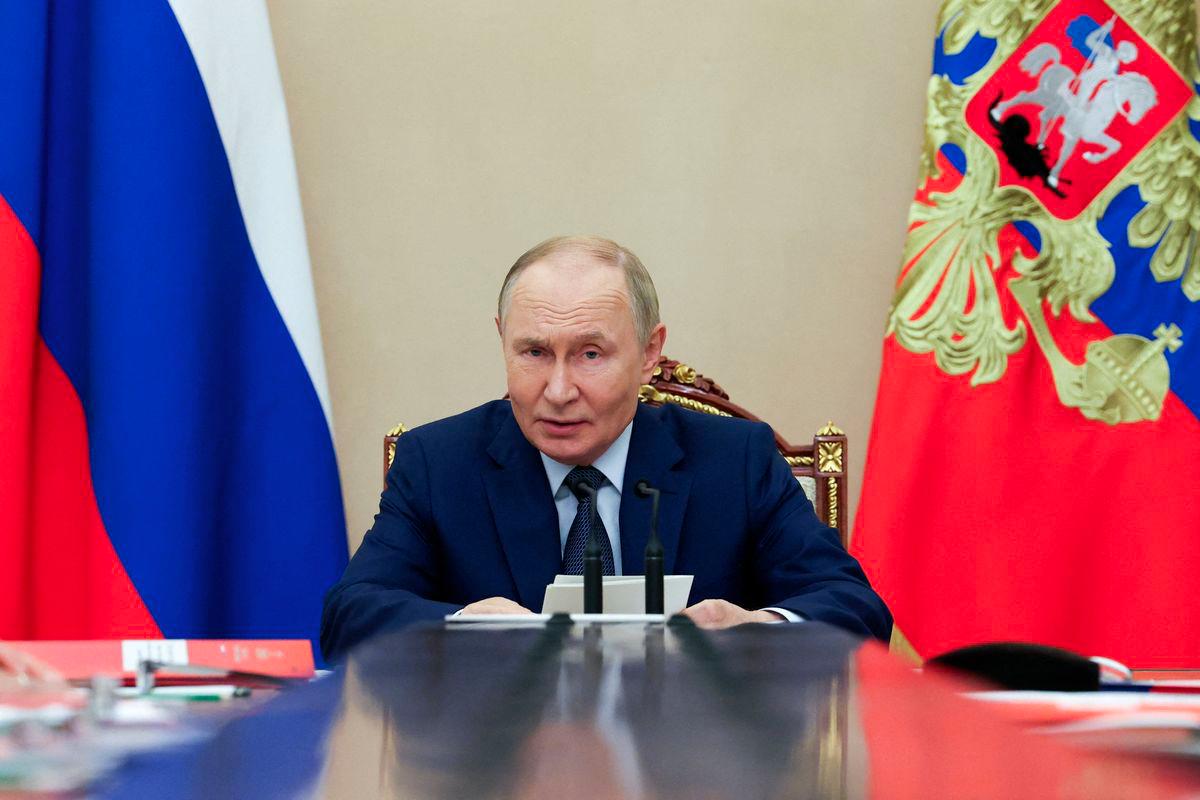 Russian President Vladimir Putin chairs a meeting with members of the Security Council at the Kremlin in Moscow, Russia September 22, 2025. - Sputnik/Alexander Kazakov/Pool via REUTERSPIX