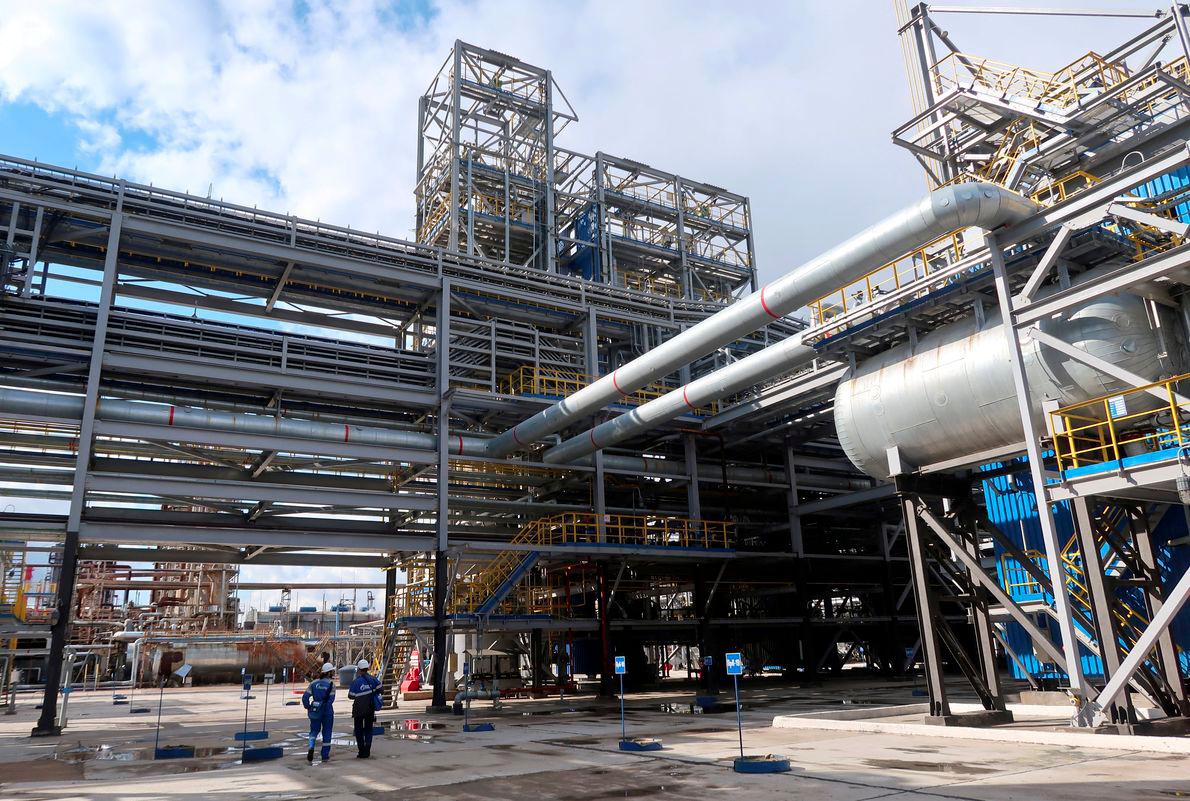 A view shows a petrochemical plant of Gazprom Neftekhim Salavat company in Salavat in the Republic of Bashkortostan, Russia August 23, 2018. Picture taken August 23, 2018. - REUTERSPIX