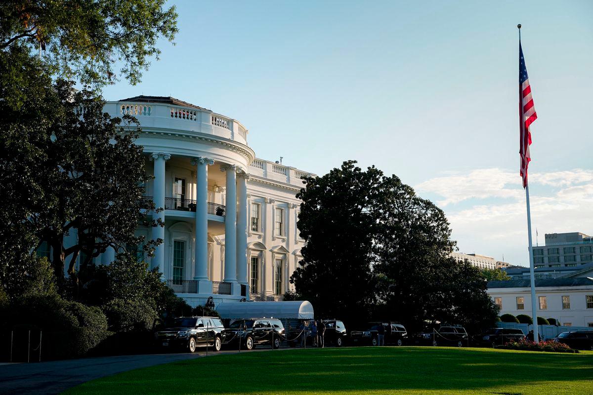 The motorcade is parked outside the White House in Washington, U.S., September 28, 2025. - REUTERSPIX