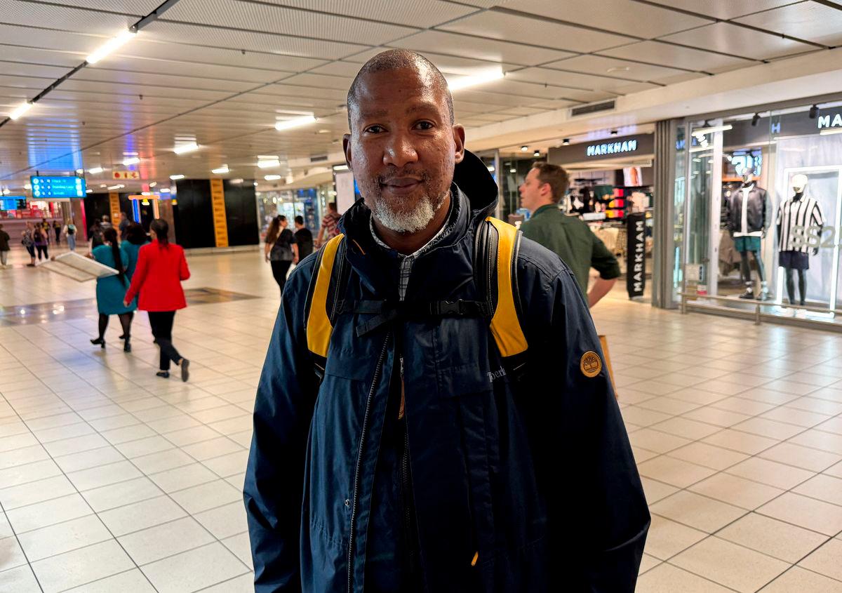FILE PHOTO: Mandla Mandela, grandson of Nelson Mandela, prepares to board a flight to Tunisia to join the Global Sumud Flotilla aiming to deliver humanitarian supplies to Gaza, at O.R. Tambo International Airport in Johannesburg, South Africa, September 3, 2025. REUTERS/Siyabonga Sishi/File Photo