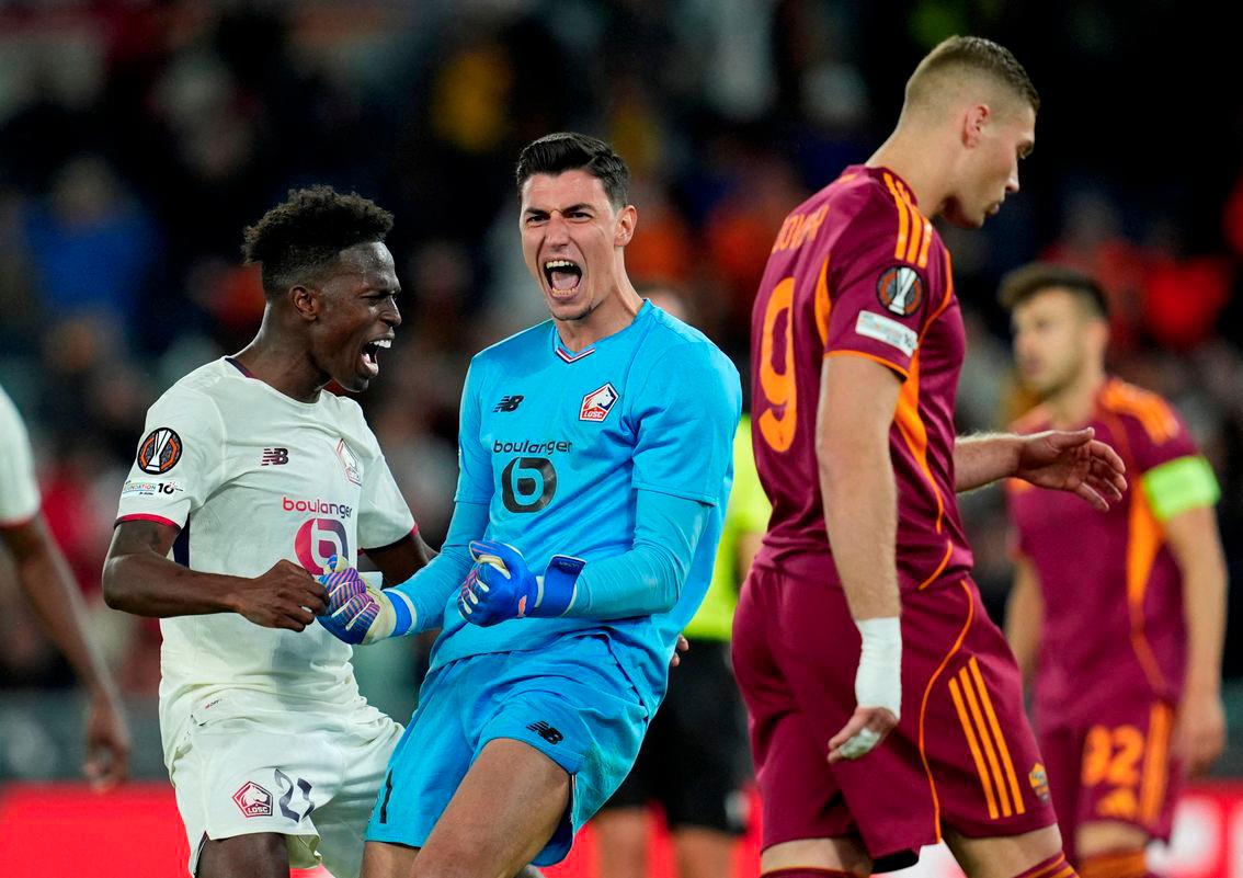 Football - UEFA Europa League - AS Roma v Lille - Stadio Olimpico, Rome, Italy - October 2, 2025Lille's Berke Ozer celebrates after saving a penalty from AS Roma's Artem Dovbyk - REUTERSPIX