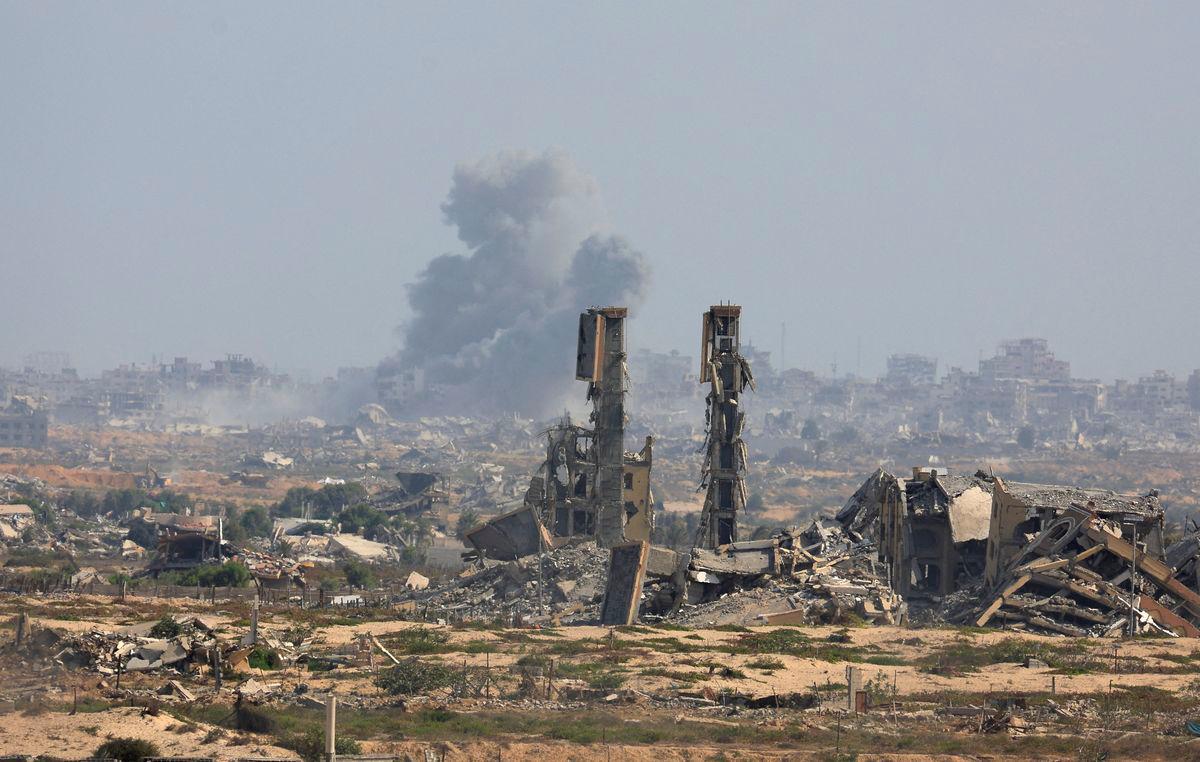 Smoke rises following explosions in Gaza City after Hamas agreed to release hostages and accept some other terms in a U.S. plan to end the war, as seen from central Gaza Strip October 4, 2025. REUTERS/Dawoud Abu Alkas