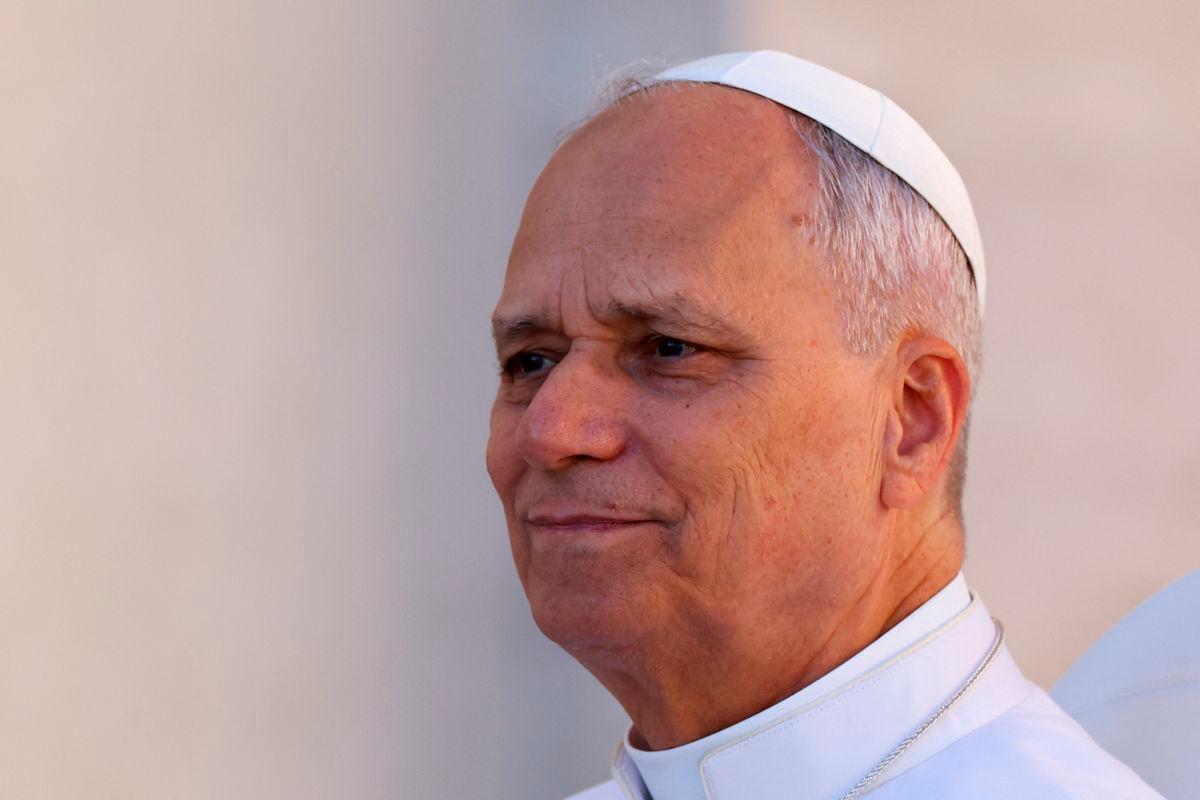 Pope Leo XIV look on on the day he holds an audience for the Jubilee of Migrants at the Vatican, October 4, 2025. REUTERS/Ciro De Luca