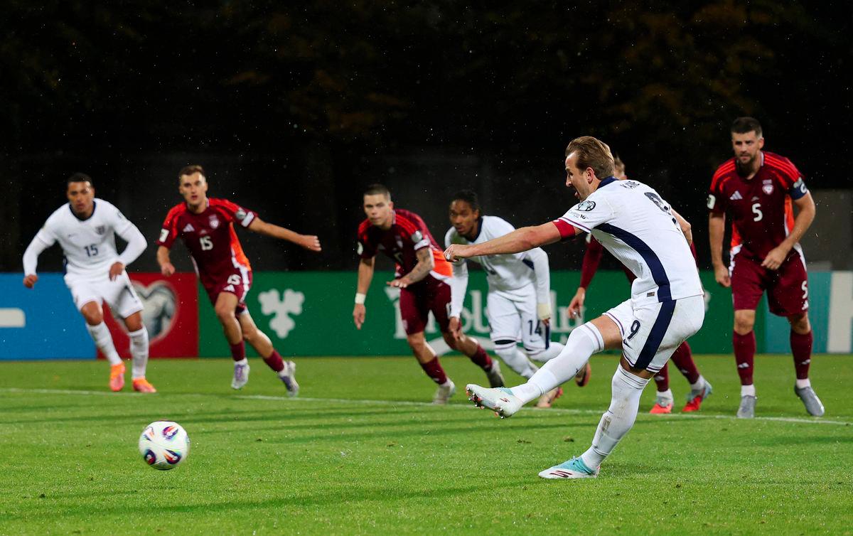 Football - FIFA World Cup - UEFA Qualifiers - Group K - Latvia v England - Daugava Stadium, Riga, Latvia - October 14, 2025England's Harry Kane scores their third goal from the penalty spot - Action Images via REUTERSPIX