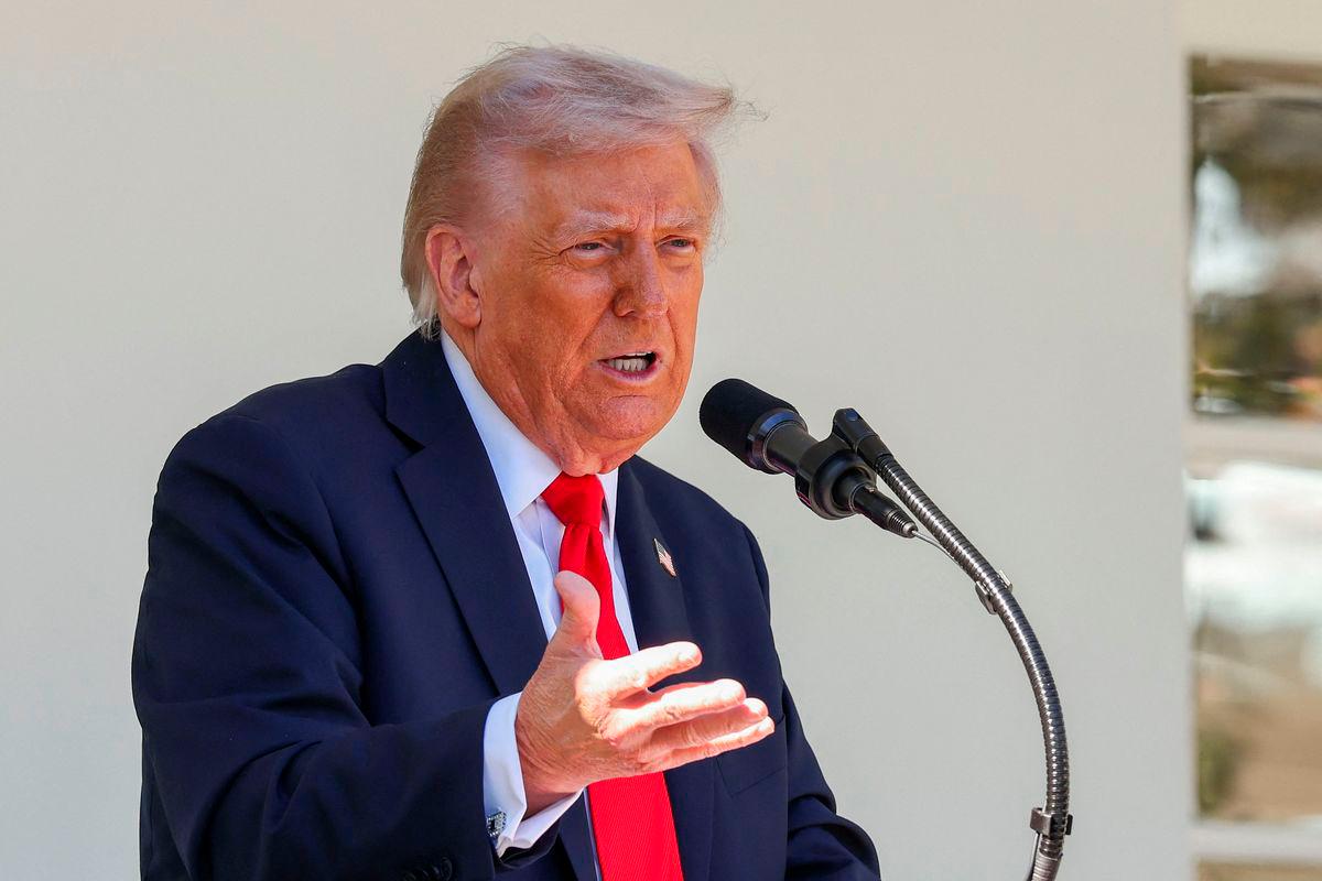 U.S. President Donald Trump hosts a Rose Garden Club lunch at the White House in Washington, D.C., U.S., October 21, 2025. REUTERS/Kevin Lamarque