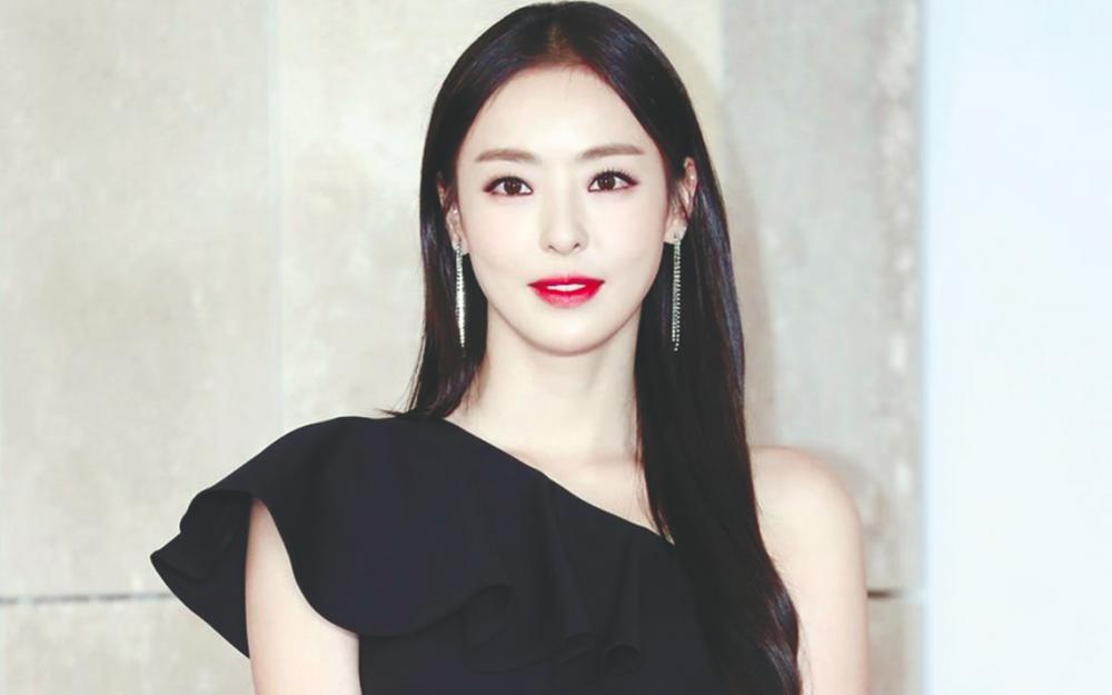 Lee Da Hee injured on set
