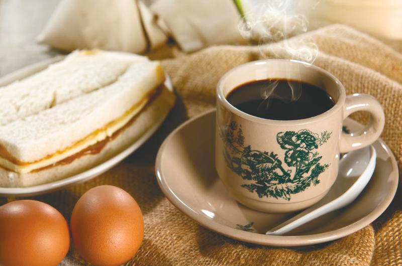 $!The humble coffee, buttered toast and soft boiled eggs is synonymous with Malaysian kopitiams. – 123RF