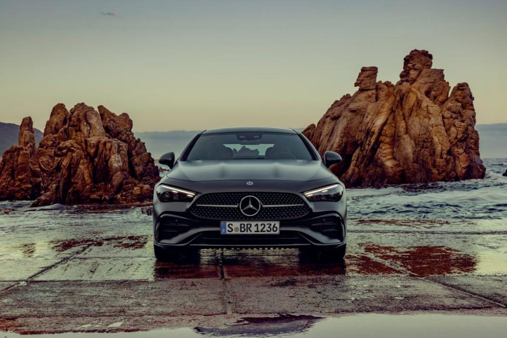 New Mercedes CLE Coupe Launched, Replaces C-Class And E-Class Coupe $!New Mercedes CLE Coupe Launched, Replaces C-Class And E-Class Coupe