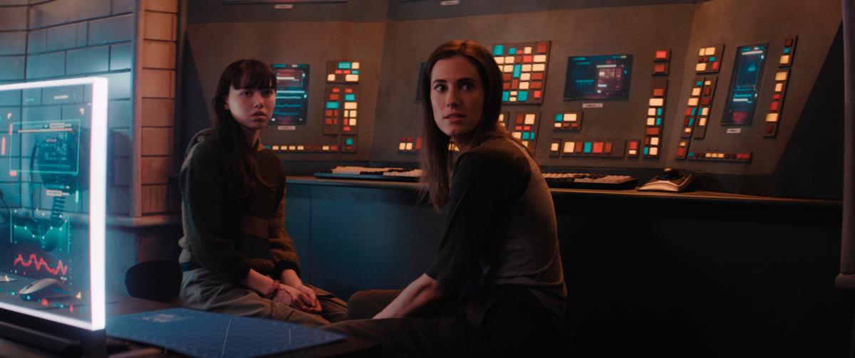 (From right) Gemma (Williams) and Cady (McGraw) face a new AI threat that challenges their fragile bond. $!(From right) Gemma (Williams) and Cady (McGraw) face a new AI threat that challenges their fragile bond.