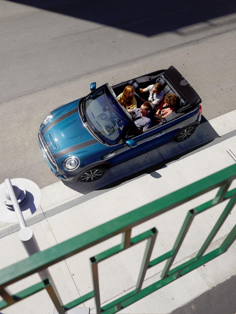 $!MINI Convertible Sidewalk Edition introduced