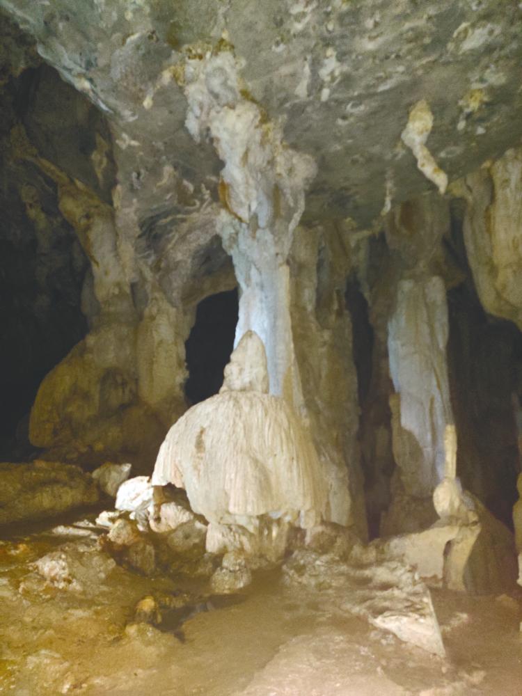 $!Oddly shaped rock formations in the dark trail. – ALL PIX BY THESUN/MARIETTA MU