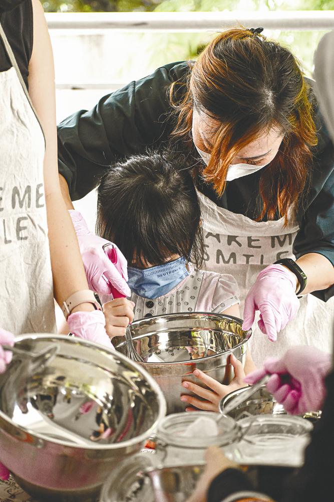 Even kids could learn how to make DIY bath bombs. $!Even kids could learn how to make DIY bath bombs.