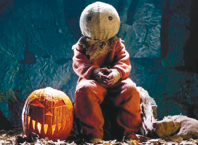 $!Despite being delayed for two years and having a limited amount of screenings at film festivals, Trick ‘r Treat received much critical acclaim and has since garnered a strong cult following. – Pastemagazine