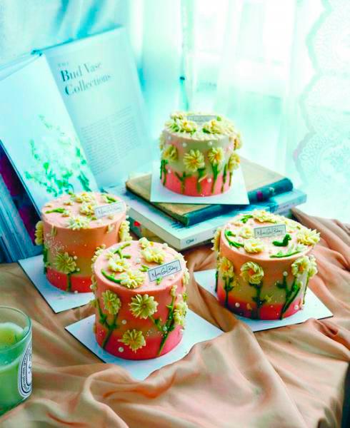Our four cakes turned out differently. – MAMA GIRL BAKING