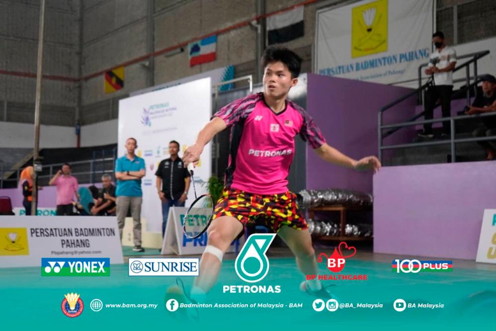 Men’s singles player, Justin Hoh fulfilled the prediction after emerging champion of the PETRONAS Under 21 National badminton tournament today. Credit: Facebook/BAM
