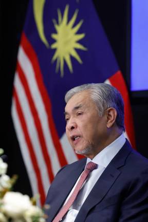 Timbalan Perdana Menteri Datuk Seri Dr Ahmad Zahid Hamidi mengadakan sidang media sempena hari terakhir lawatan kerja rasmi beliau ke New Zealand hari ini - BERNAMA