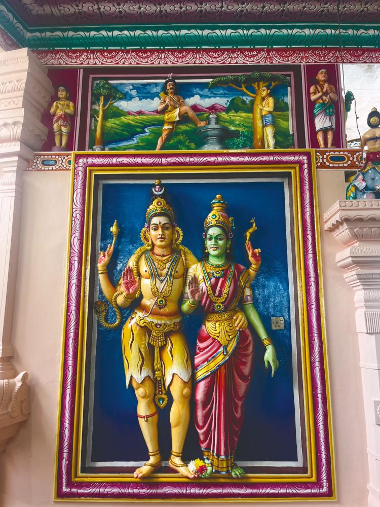 $!The statues of Lord Shiva and Parvati.