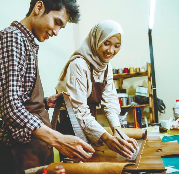 Attending a workshop together makes it easier for you to understand your partner’s likes and dislikes. – 123RF $!Attending a workshop together makes it easier for you to understand your partner’s likes and dislikes. – 123RF