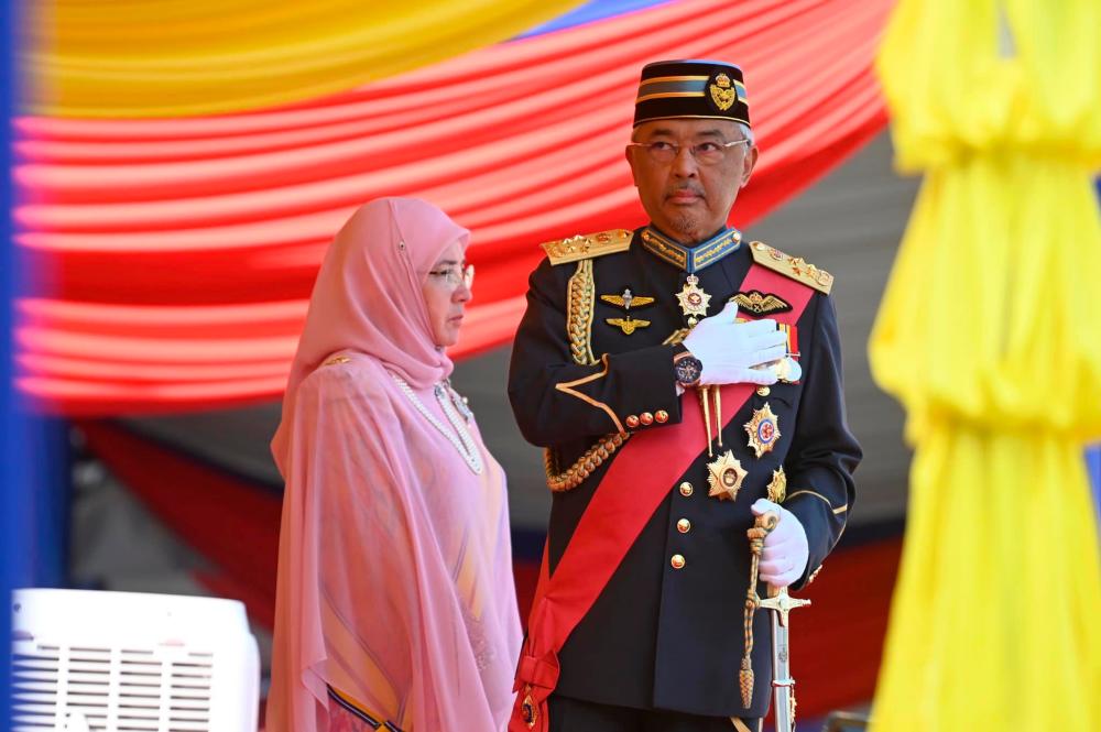 31 July 2022 - HRH The Yang di-Pertuan Agong and HRH the King Queen have agreed to go to the 2022 Heroes’ Day Parade Ceremony at Dataran Pahlawan Negara, Putrajaya today. Credit: Facebook/Istana Negara