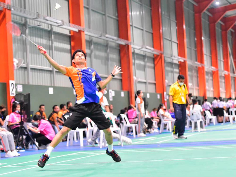 Malaysia’s Faiz Rozain grabbed his second gold by beating Indonesia’s Muhammad Rafi Zafran Ferary 21-13, 21-8 in the men’s singles final. Credit: Facebook/Sukan IPT