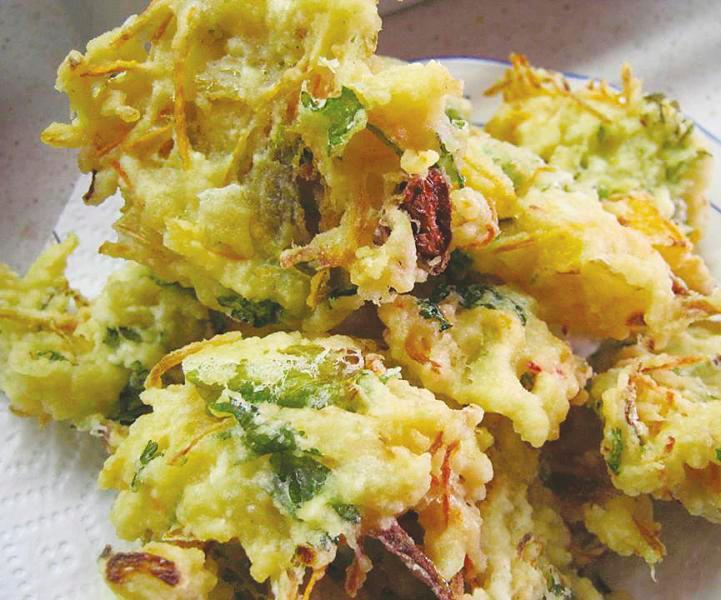 Prawn fritters are the perfect snack for your tea break.