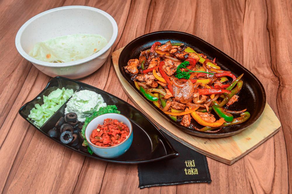 $!Must-try sizzling chicken fajitas