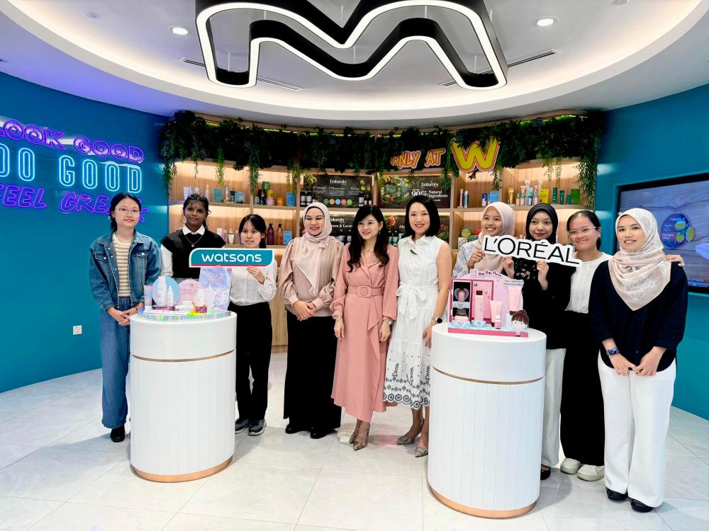 $!Watsons Malaysia awards academic sponsorships to nine University of Malaya students