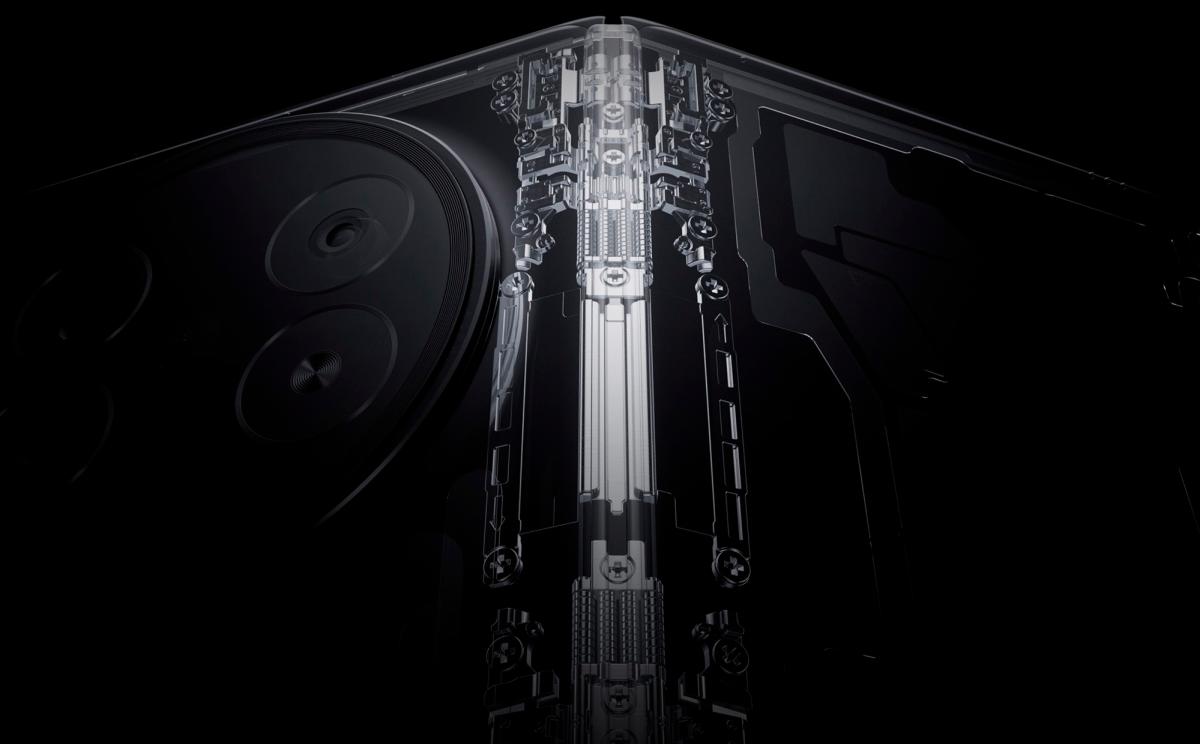 The rotating-sliding kinematic structure in the hinge has been tested with 600,000 foldings. $!The rotating-sliding kinematic structure in the hinge has been tested with 600,000 foldings.