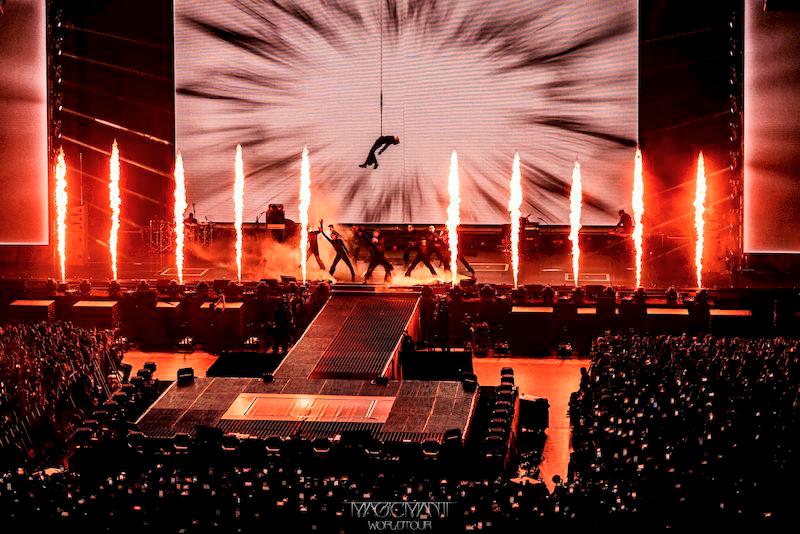 Jackson Wang MAGICMAN 2 World Tour 2025-2026 in Macau Presented by Galaxy Macau™ concluded with three nights of packed shows at Galaxy Arena, captivating close to 35,000 die-hard fans and spectators. $!Jackson Wang MAGICMAN 2 World Tour 2025-2026 in Macau Presented by Galaxy Macau™ concluded with three nights of packed shows at Galaxy Arena, captivating close to 35,000 die-hard fans and spectators.