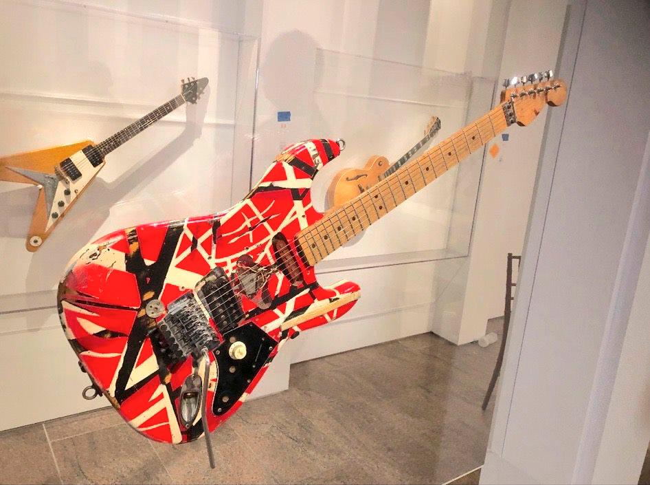 $!EDV signature guitar displayed at The Metropolitan Museum of Art’s exhibition Play It Loud: Instruments of Rock &amp; Roll 2019. – FACEBOOK/EDDIE VAN HALEN