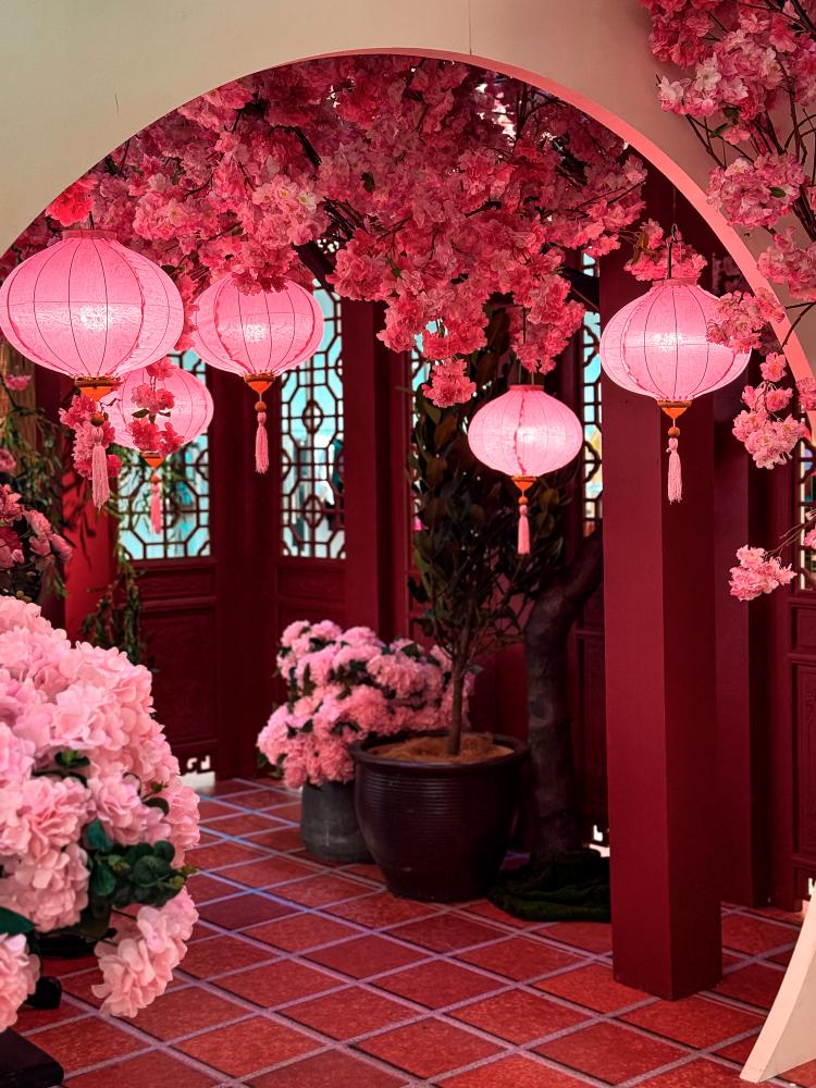 $!The Gardens Mall’s Garden of Wisdom gives shoppers a peek into life in ancient China.