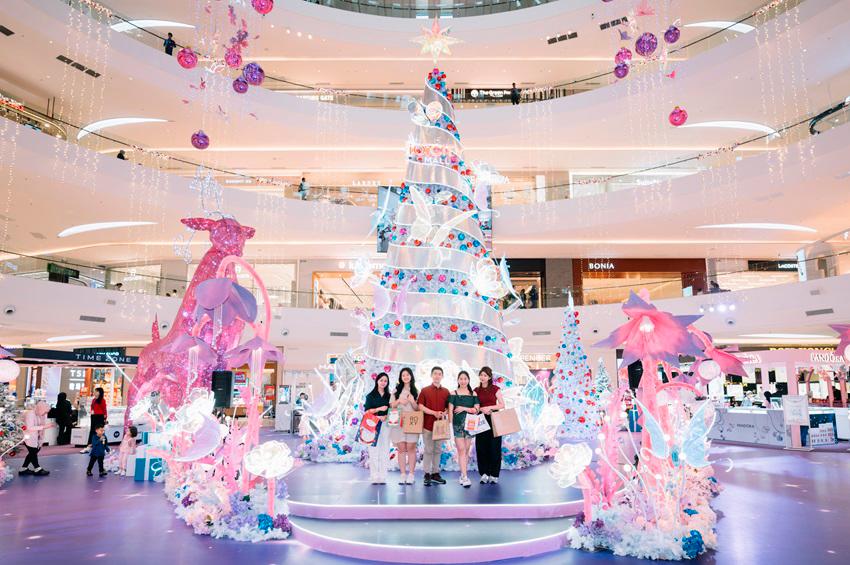 $!IOI City Mall has family-friendly activities.