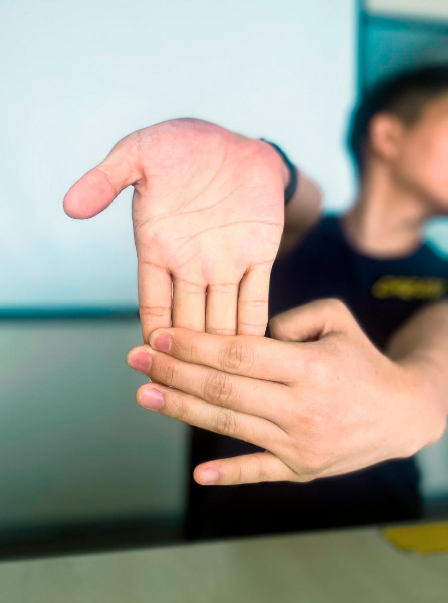 Wrist flexion stretch can prevent carpal tunnel syndrome. $!Wrist flexion stretch can prevent carpal tunnel syndrome.