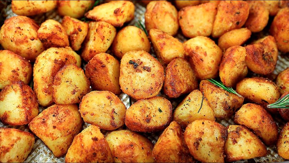 $!Crispy roasted potatoes are crunchy on the outside and soft inside. – PIC FROM YOUTUBE @SISI JEMIMAH’S RECIPE