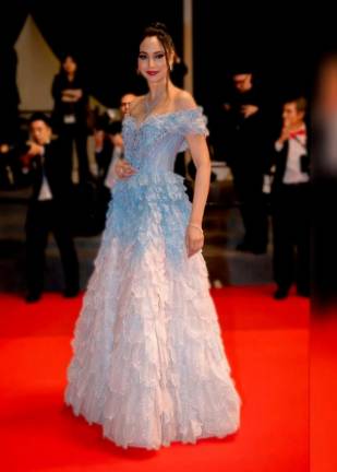 Sharwita di Cannes. Gambar daripada Instagram @sharwita