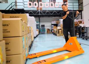 Company opens doors for seniors in workforce