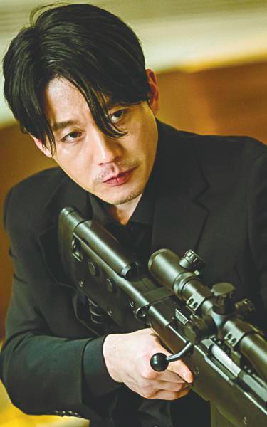 $!Jang Hyuk lives a double life as a loving man and a NIS agent.