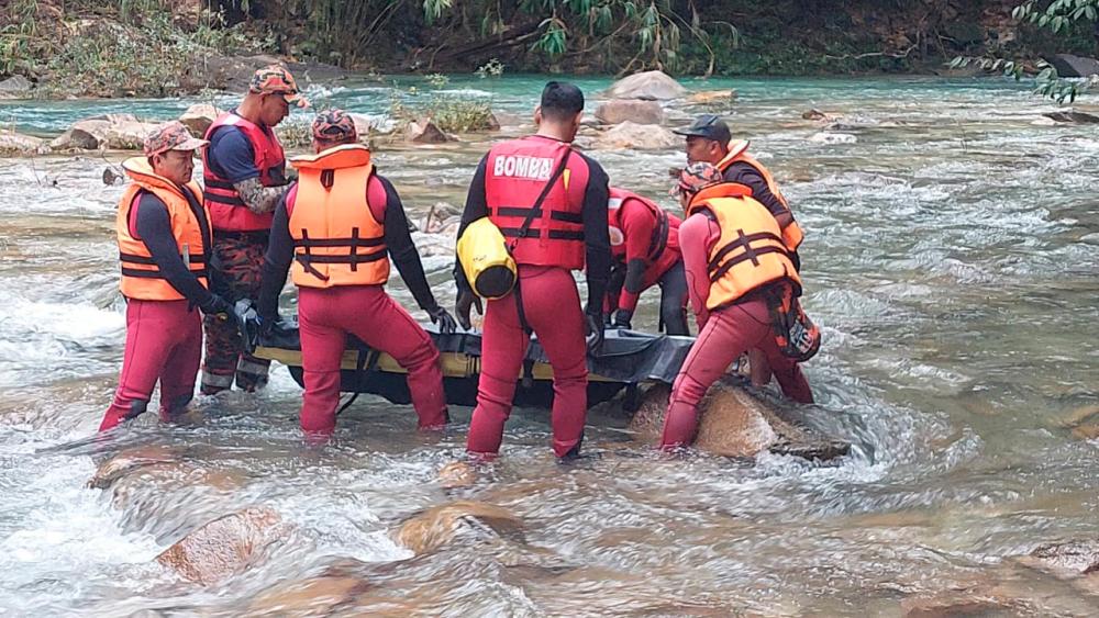 Pix credit: Jabatan Bomba Dan Penyelamat Malaysia Terengganu FB