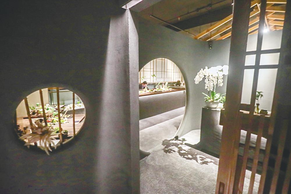 $!Zen-like Japanese interiors.