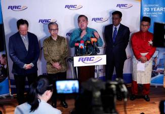 Govt paves way for telcos to install fibre optics along railway corridors