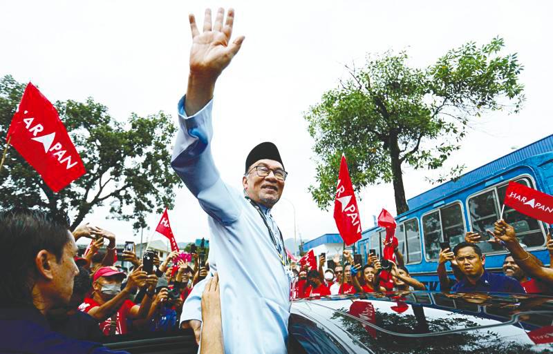 Anwar has vowed to combat corruption in the country. – REUTERSPIC