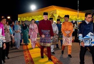 Sultan Nazrin berangkat ke Majlis Sambutan Aidiilfitri Polis Kontinjen Perak